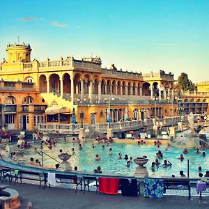downtown-deluxe-budapest.inbudapesthotels.com/